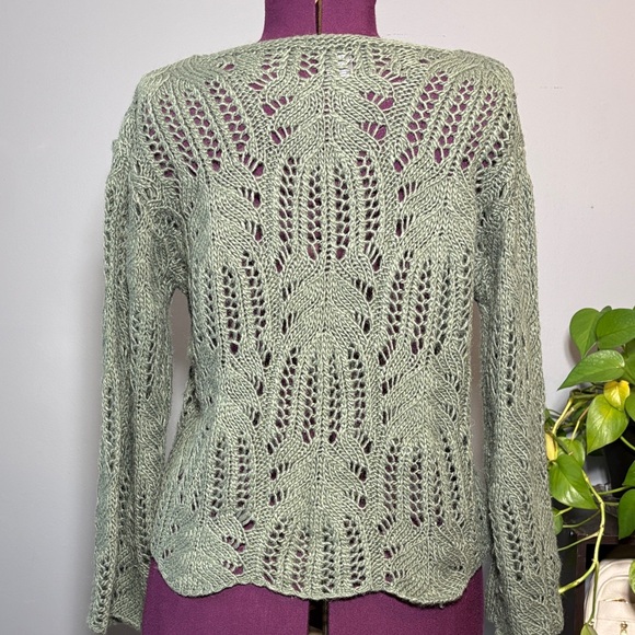 Chelsea & Theodore Olive Knit Top - Picture 3 of 9